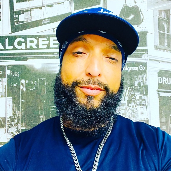 Meet your Posher, Chris - Picture 1 of 2